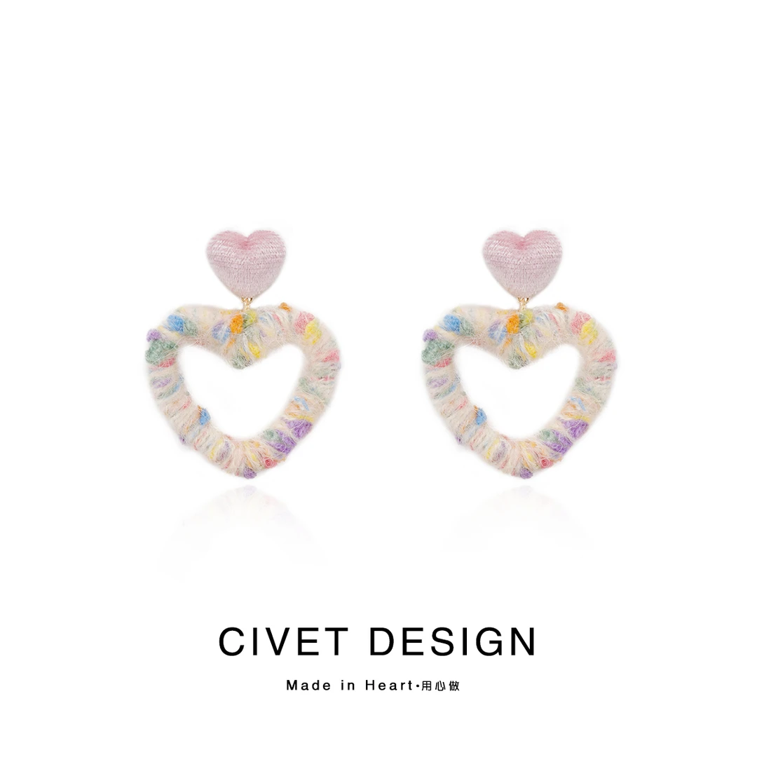 铜合金耳饰 可爱毛绒大爱心耳环秋冬甜美温柔纯银耳钉简约耳夹女