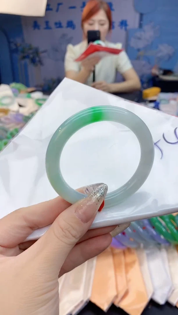 【闪购商品】翡翠手镯未镶嵌0145117702