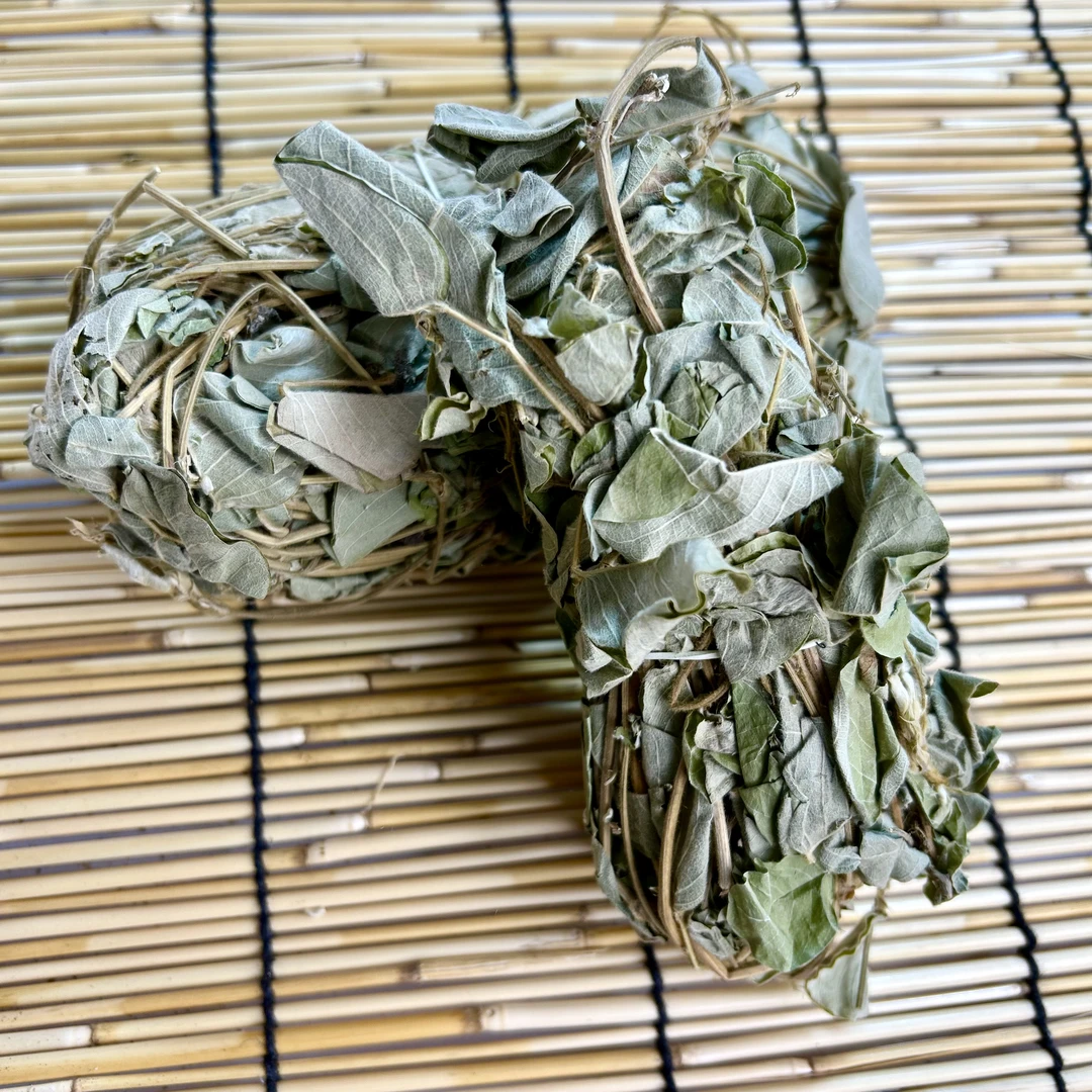 【铜草】农村生晒气味清香 煲前清洗