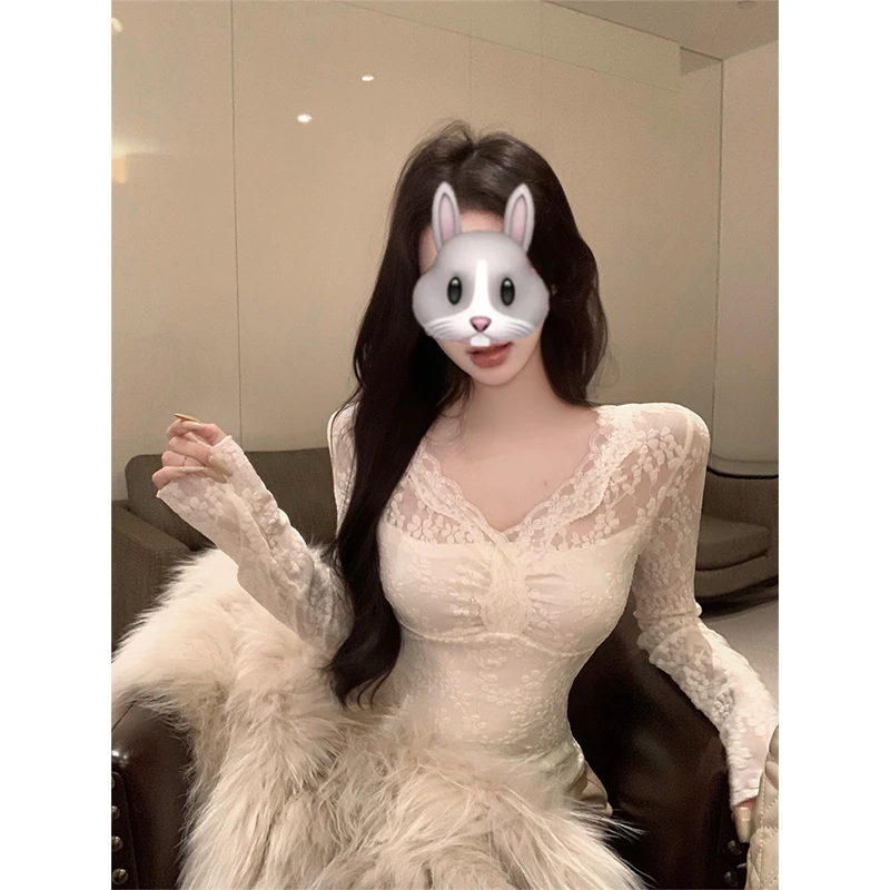 法式白色v领长袖蕾丝衫女秋季纯欲风内搭打底衫性感紧身短款上衣