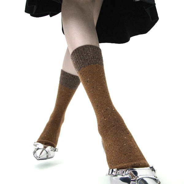 秋冬极简静奢简约撞色点纱美拉德棕羊毛中筒袜子女加厚保暖堆堆袜