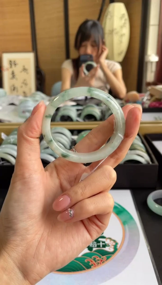 【闪购商品】翡翠手镯未镶嵌K圈口52/编号11