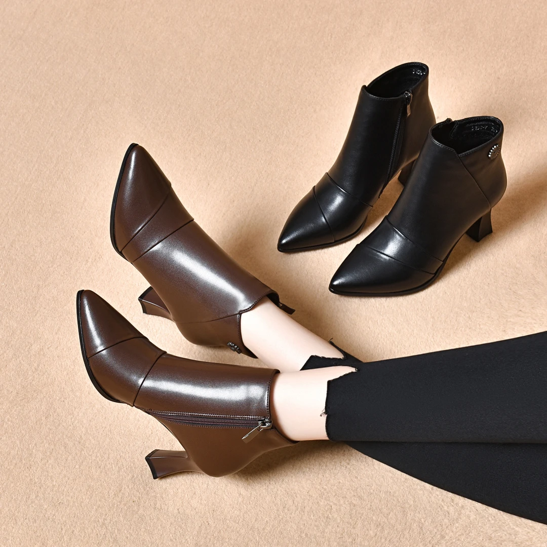 秋冬时尚百搭优雅粗跟尖头舒适透气中跟真皮短靴高跟裸靴hy321