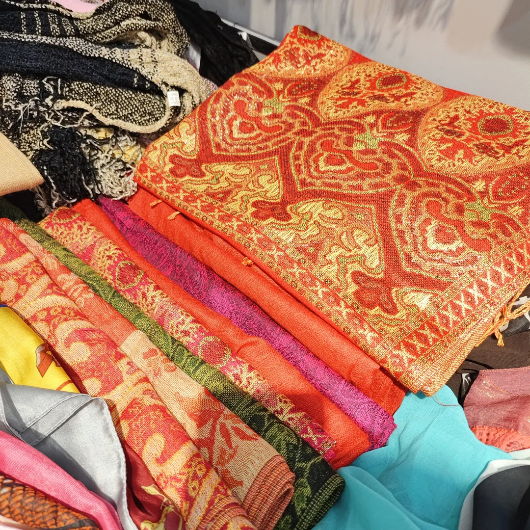 专柜品牌围巾时尚围巾秋冬围巾网红女士复古双面印花ins民族风