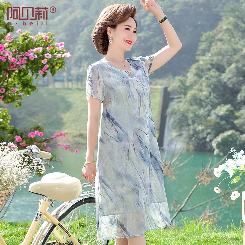 气质妈妈夏季时尚花色连衣裙2025新款洋气中老年女装显瘦雪纺裙子