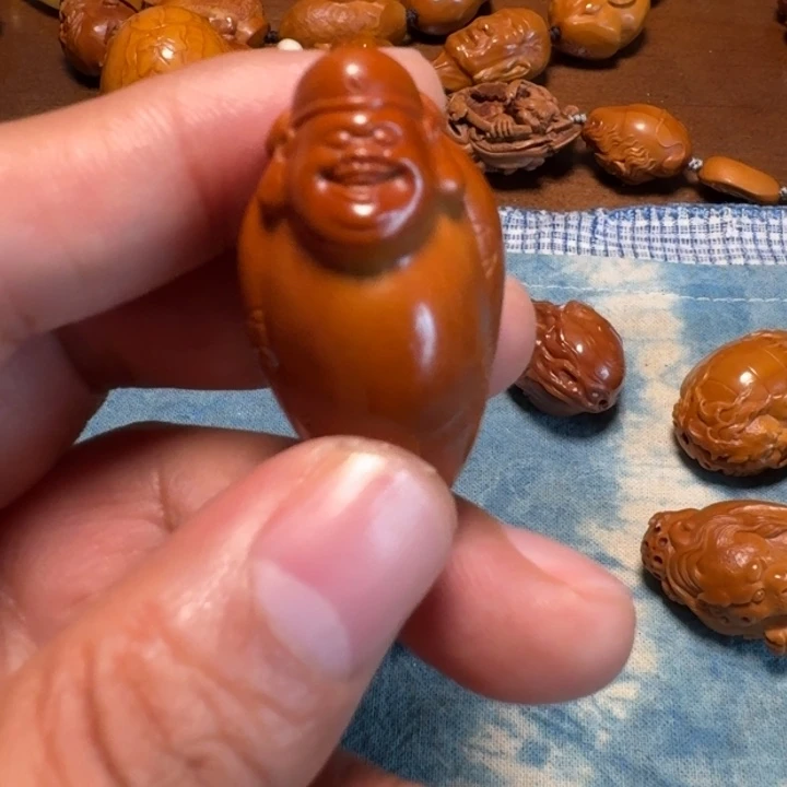 橄榄核核雕藏友堂