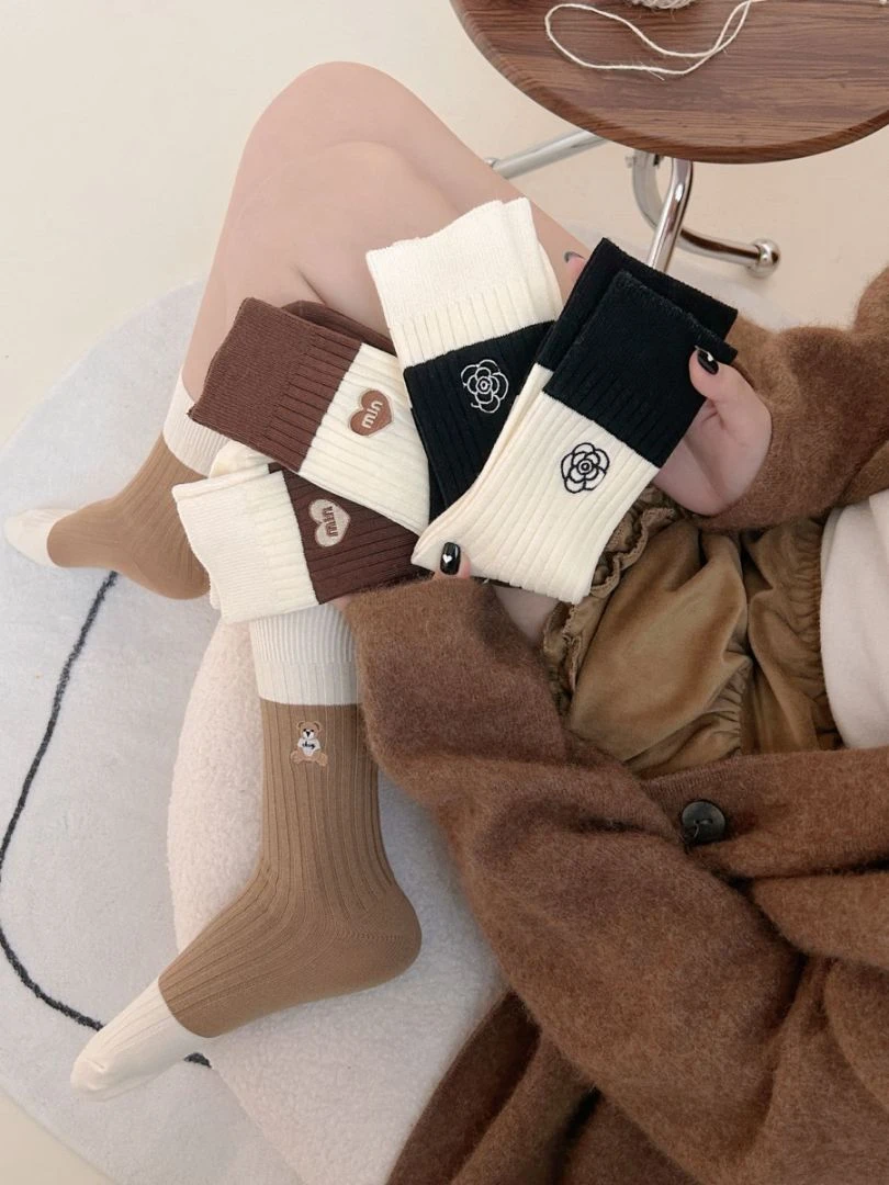 双针袜子女美拉德黑色 带刺绣精梳棉纯色配勃肯鞋小皮鞋中长筒袜