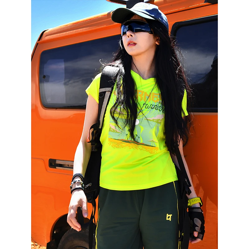 北京森林户外原创休闲多巴胺速干透气弹力显瘦运动登山短袖T恤女