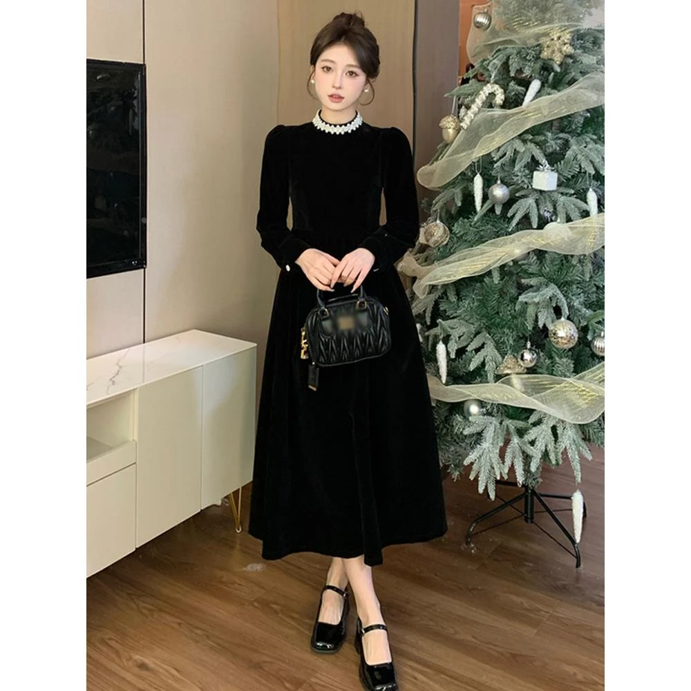 赫本风高级感丝绒连衣裙女秋冬款法式名媛收腰显瘦黑色a字长裙子