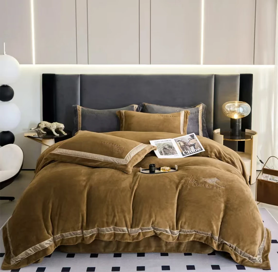 冬季新款高端高克重加绒加厚轻奢牛奶绒刺绣埋绳工艺四件套双面绒