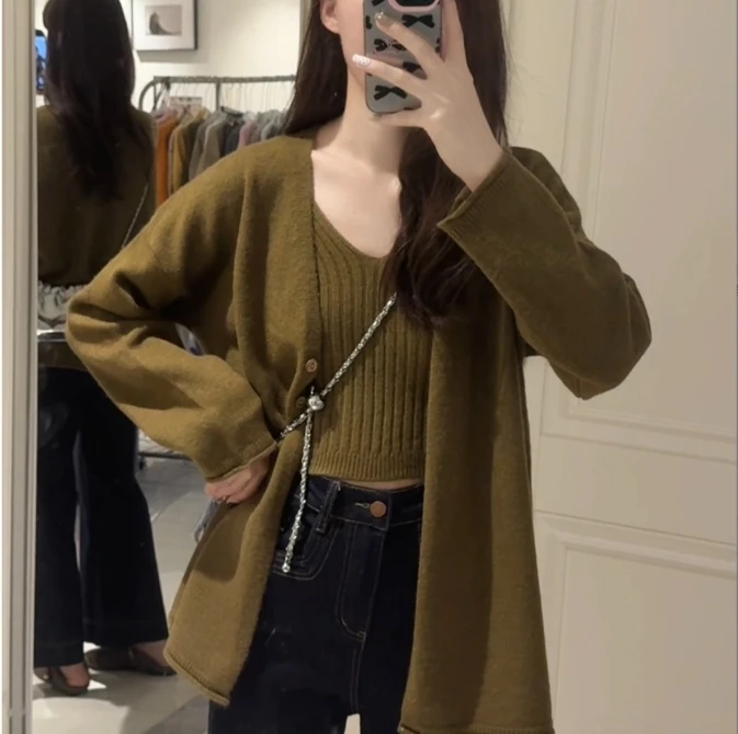 “盐系女孩”韩系软糯慵懒风针织衫外套女新款时尚毛衣背心两件套