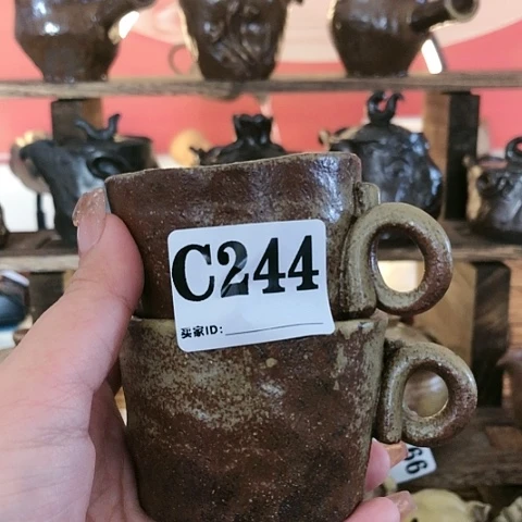 木有一点点的小姐姐