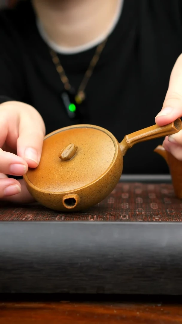 【闪购商品】紫砂茶壶《知足》段泥柴烧侧把壶75ml