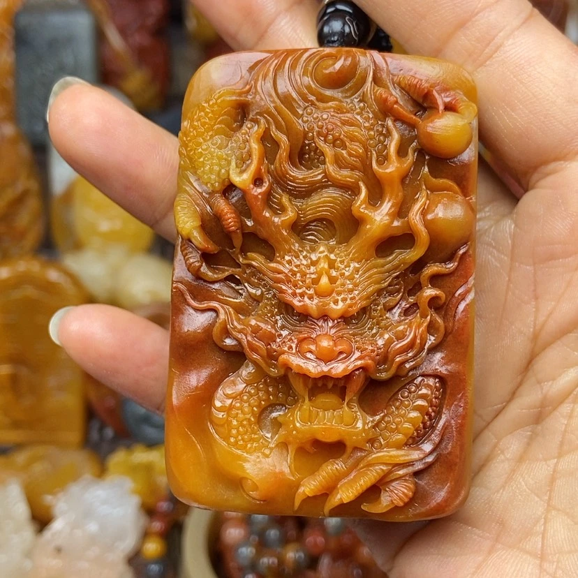 【闪购商品】石英质玉（黄龙玉）颈饰未镶嵌