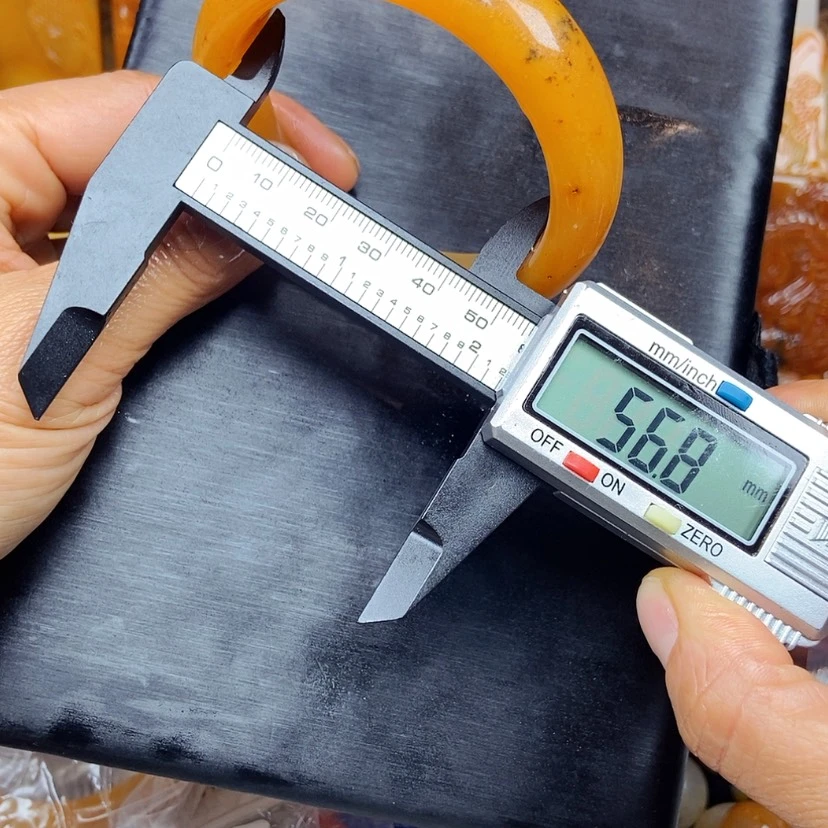 【闪购商品】石英质玉（黄龙玉）颈饰未镶嵌