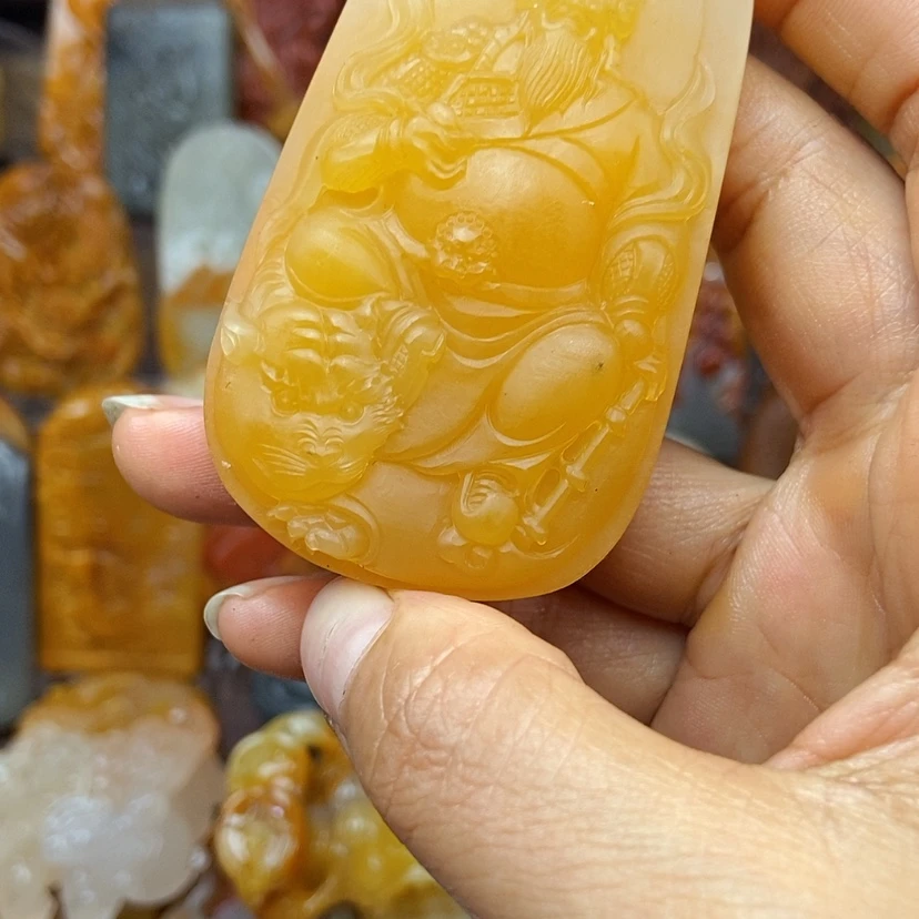 【闪购商品】石英质玉（黄龙玉）颈饰未镶嵌