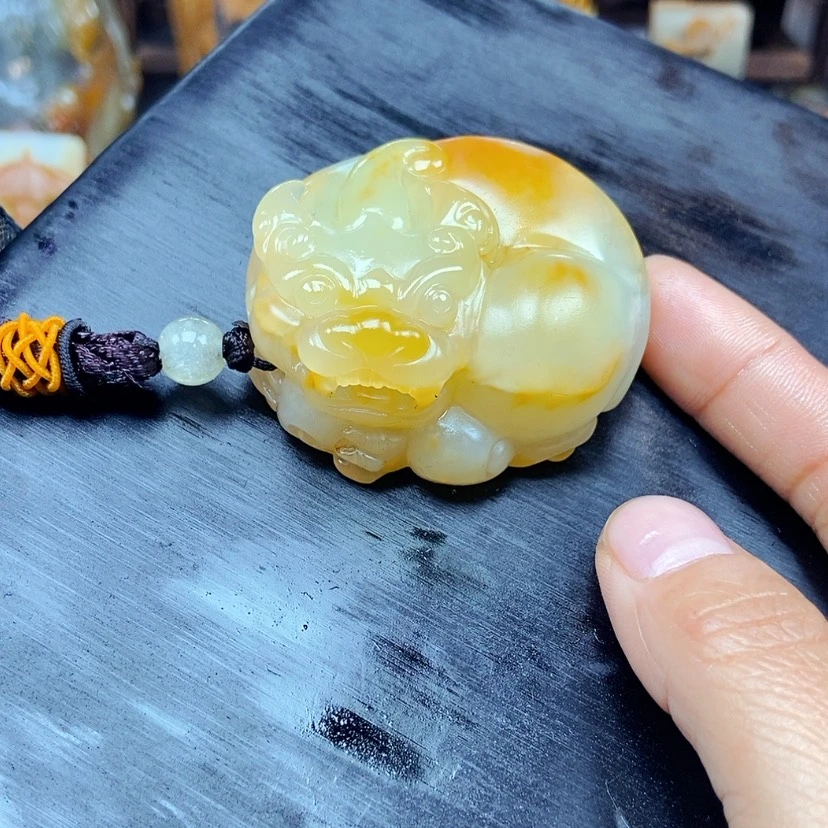 【闪购商品】石英质玉（黄龙玉）颈饰未镶嵌