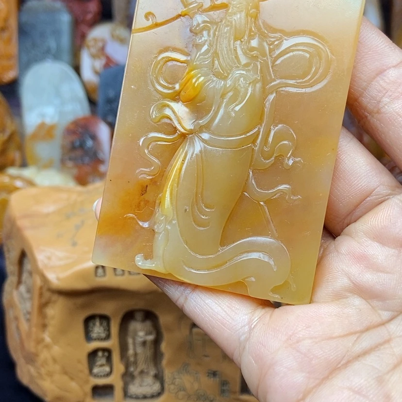 【闪购商品】石英质玉（黄龙玉）颈饰未镶嵌