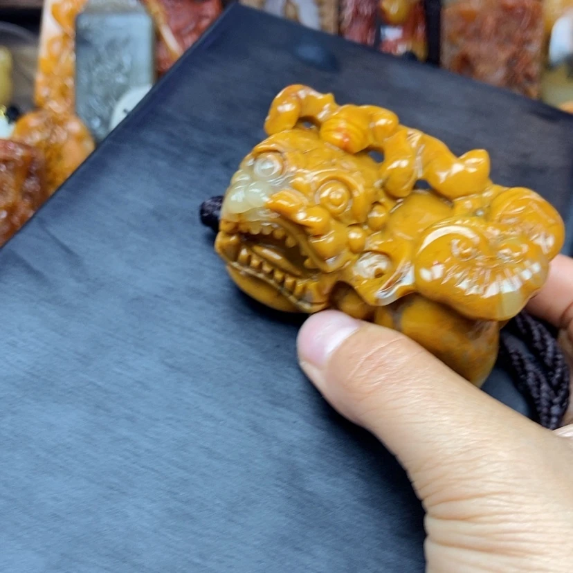 【闪购商品】石英质玉（黄龙玉）颈饰未镶嵌
