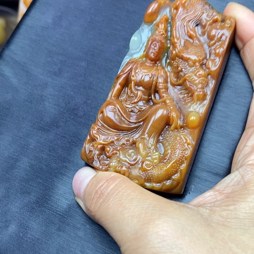 【闪购商品】石英质玉（黄龙玉）颈饰未镶嵌