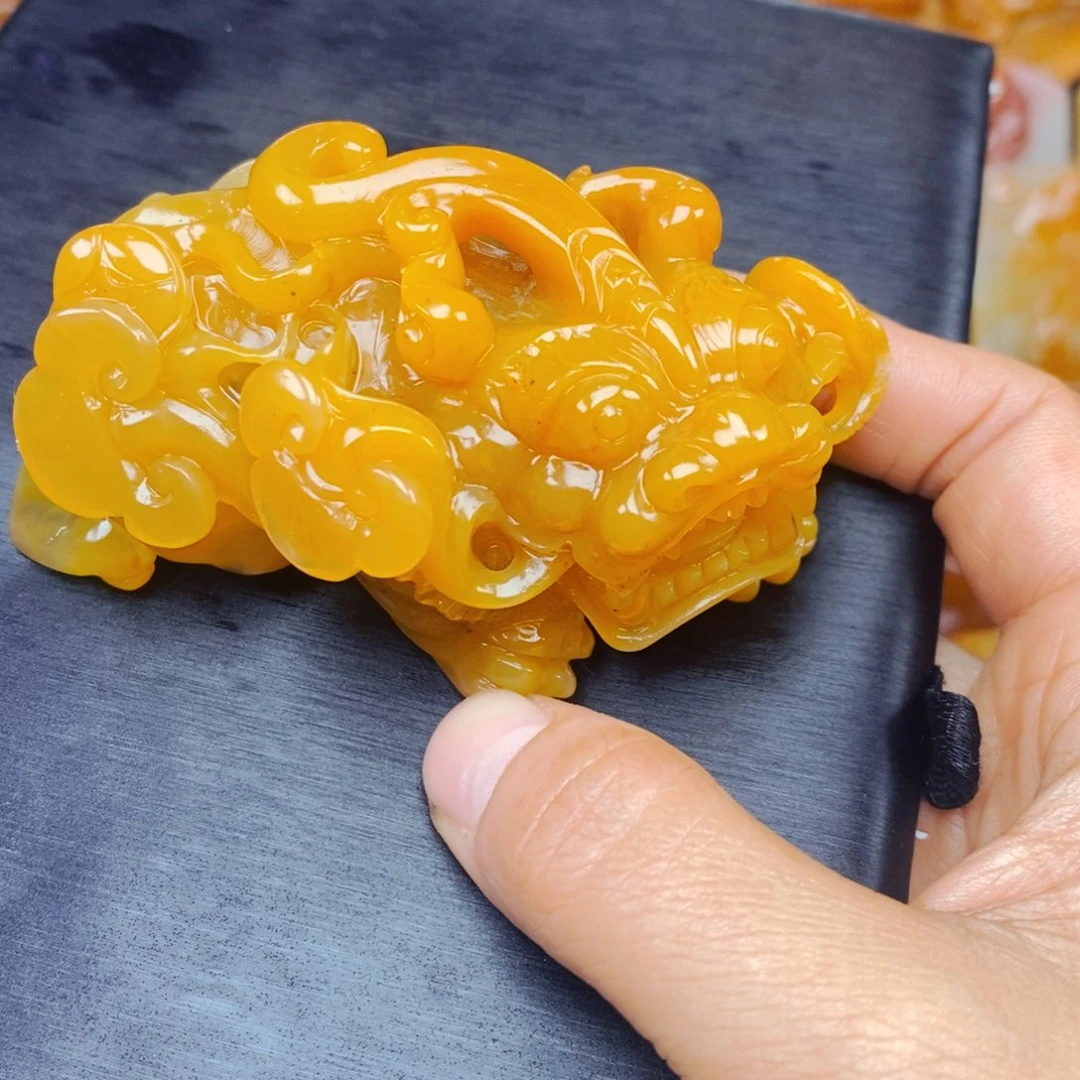 石英质玉（黄龙玉）颈饰未镶嵌