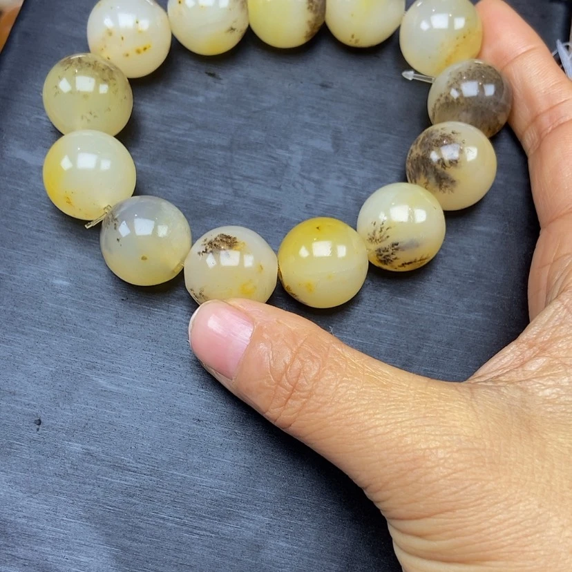 【闪购商品】石英质玉（黄龙玉）颈饰未镶嵌