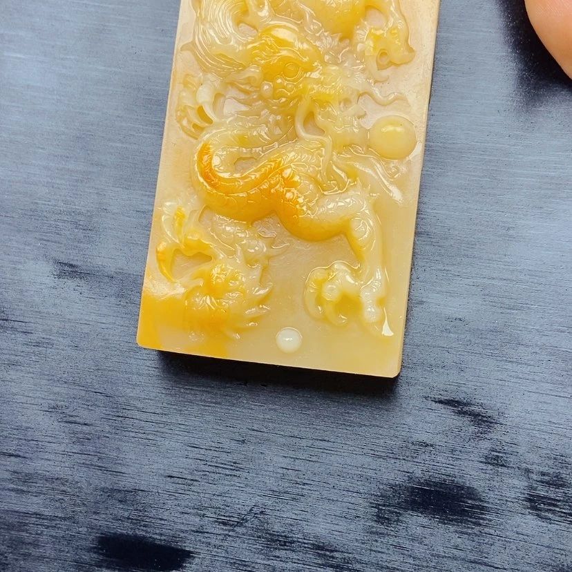 【闪购商品】石英质玉（黄龙玉）颈饰未镶嵌
