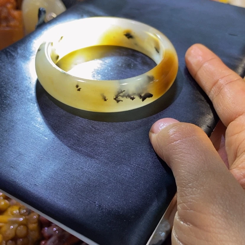 【闪购商品】石英质玉（黄龙玉）颈饰未镶嵌