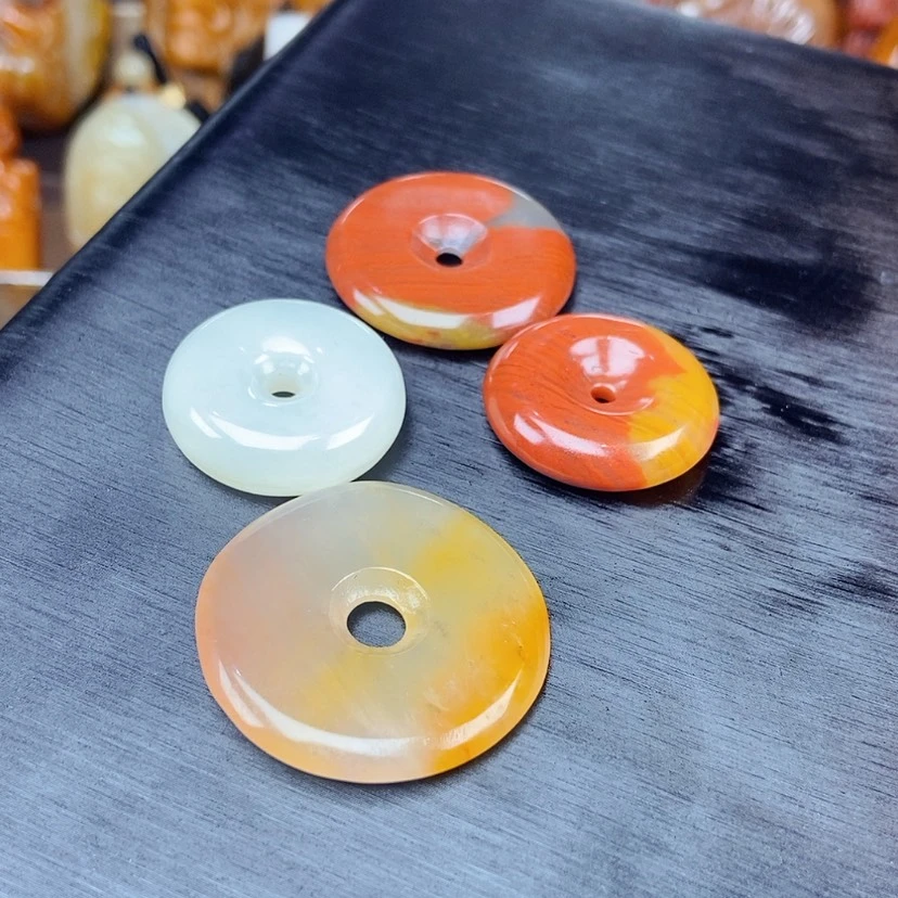 【闪购商品】石英质玉（黄龙玉）颈饰未镶嵌