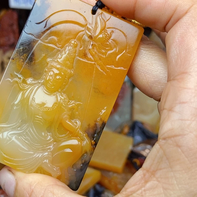 【闪购商品】石英质玉（黄龙玉）颈饰未镶嵌