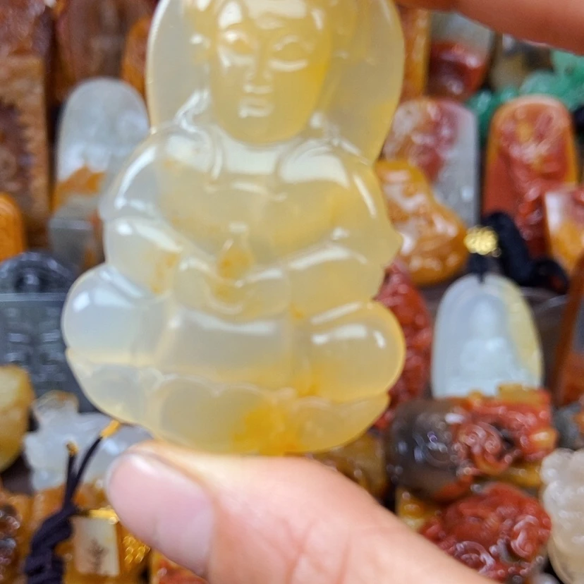 【闪购商品】石英质玉（黄龙玉）颈饰未镶嵌
