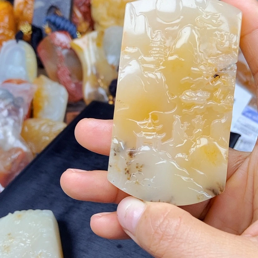 【闪购商品】石英质玉（黄龙玉）颈饰未镶嵌