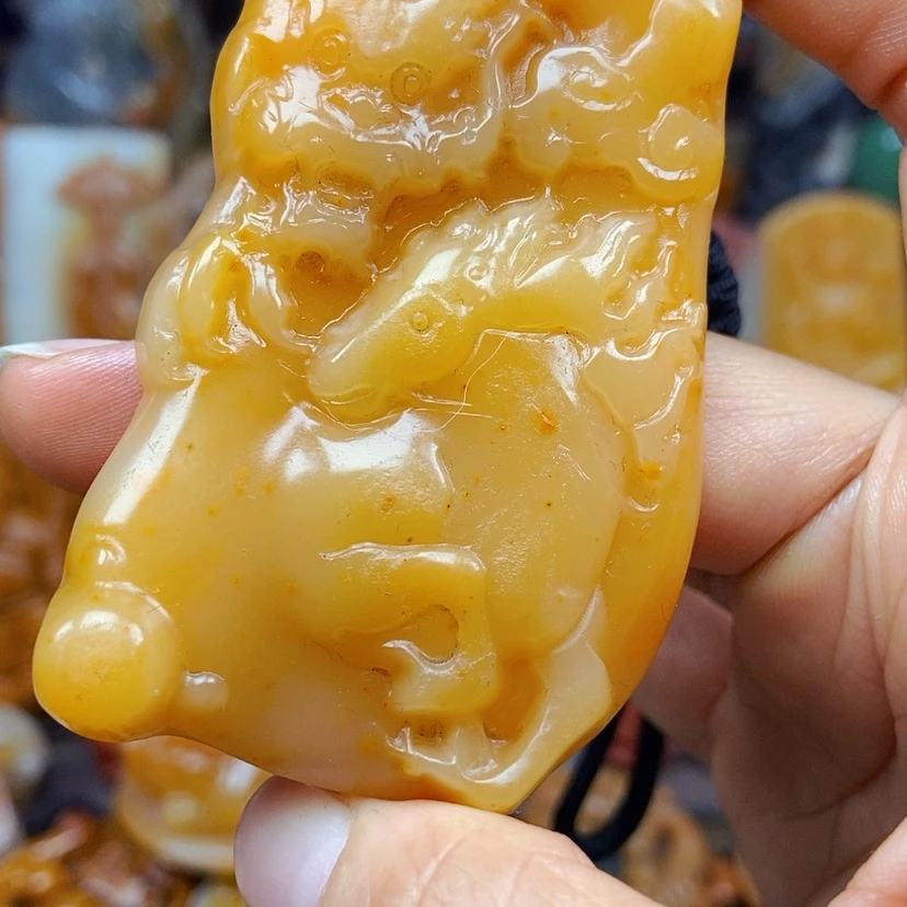 【闪购商品】石英质玉（黄龙玉）颈饰未镶嵌