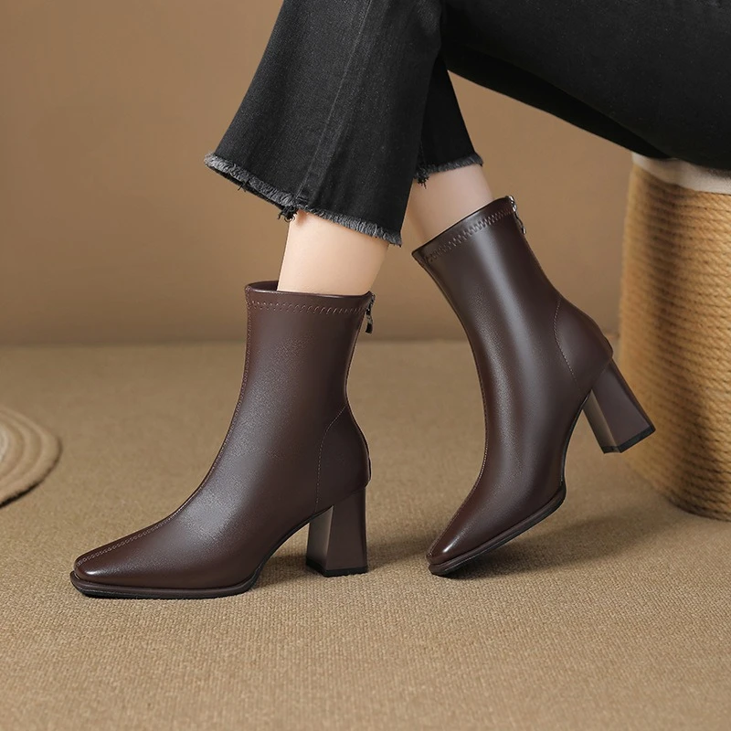 白色粗跟短靴女2024新款秋冬法式方头棕色高跟裸靴马丁瘦瘦靴女