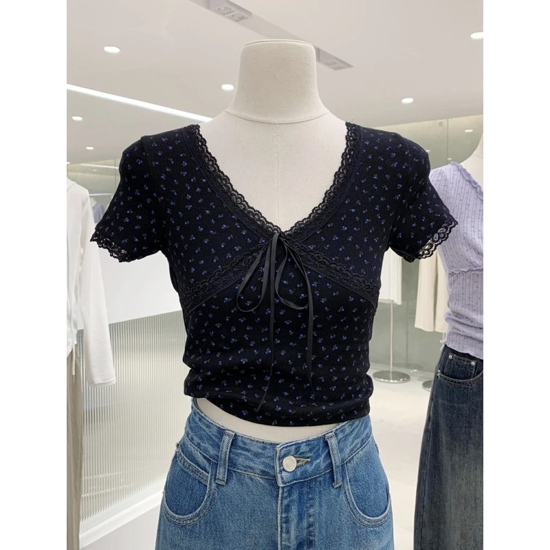 纯欲V领蕾丝碎花短袖T恤女夏季新款修身显瘦正肩短款独特别致上衣