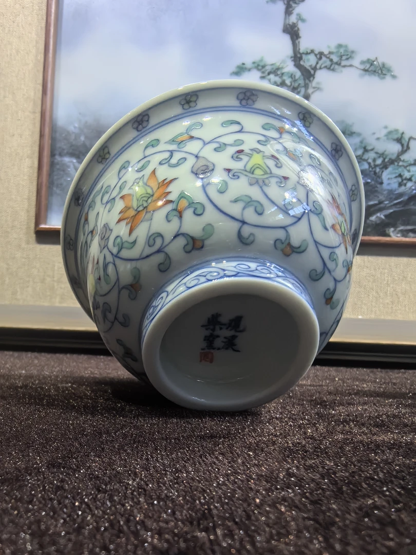 青花斗彩串枝莲压手主人杯柴窑约100毫升