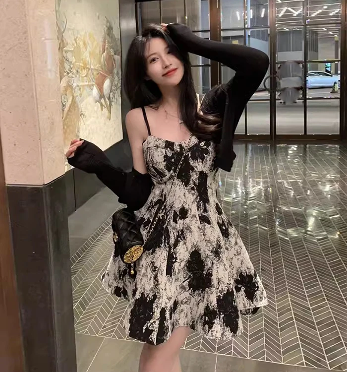 艾薇 大码茶歇法式套装裙女夏季新款洋气甜辣妹衬衣+吊带裙两件套