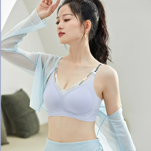 爆款蕾丝运聚拢调整型无钢圈性感舒适美背防下垂防空杯