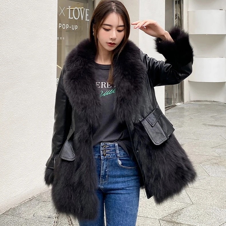 冬季新款狐狸毛领拼绵羊皮真皮皮衣加棉修身短款皮草女2023