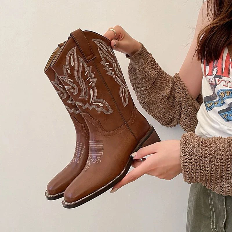 788新款时尚百搭休闲民族风中筒靴