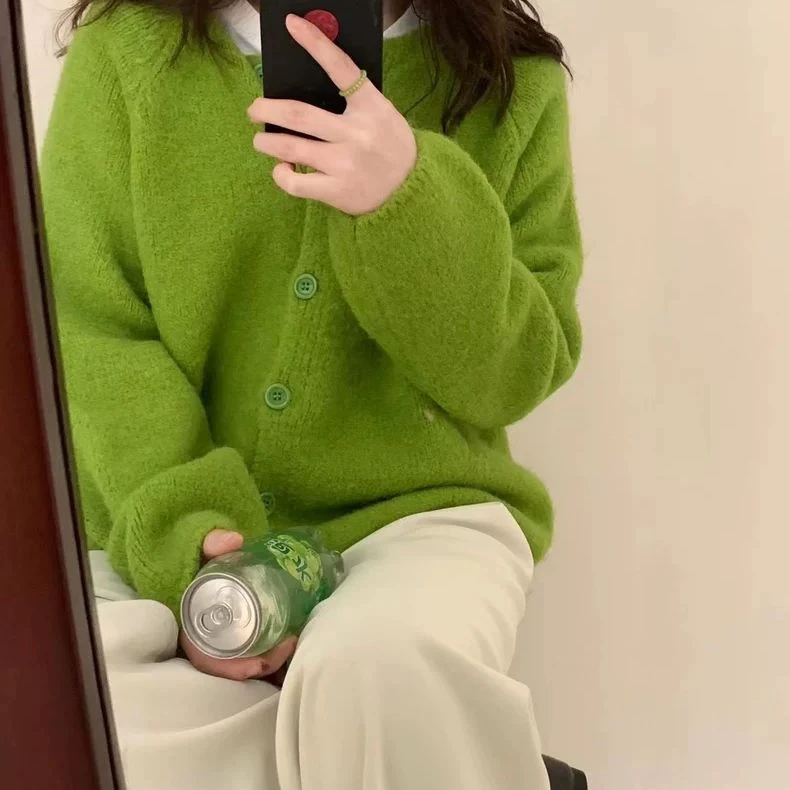 秋季新款绿色开衫 韩系温柔风 软糯毛衣女秋冬季针织外套宽松上衣