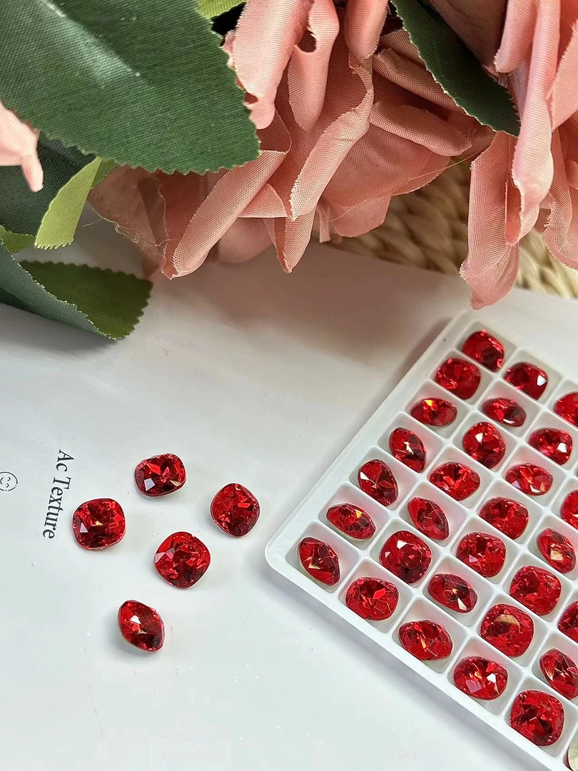 【红红火火过大年系列】梧州料水晶大红色超闪尖底高品质美甲饰品