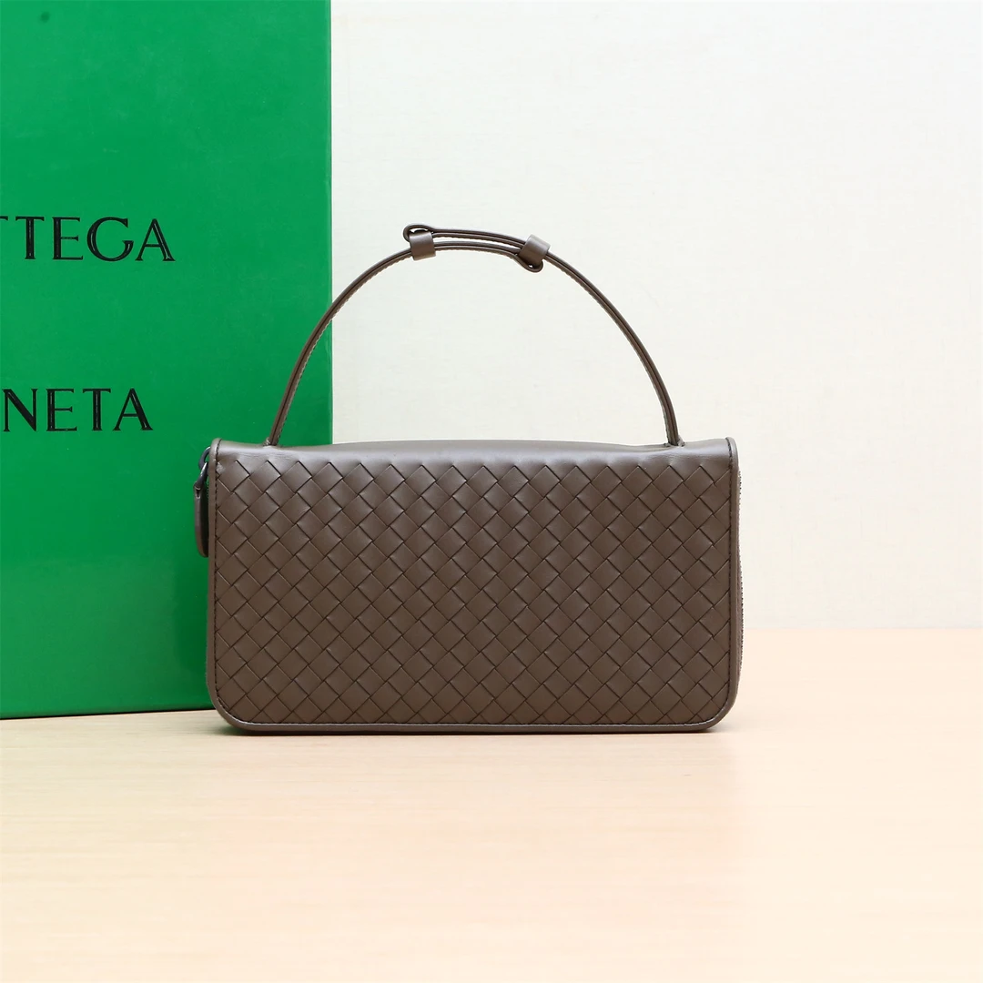 95新 BOTTEGA VENETA/葆蝶家 长款拉链钱包 皮革CP234968014