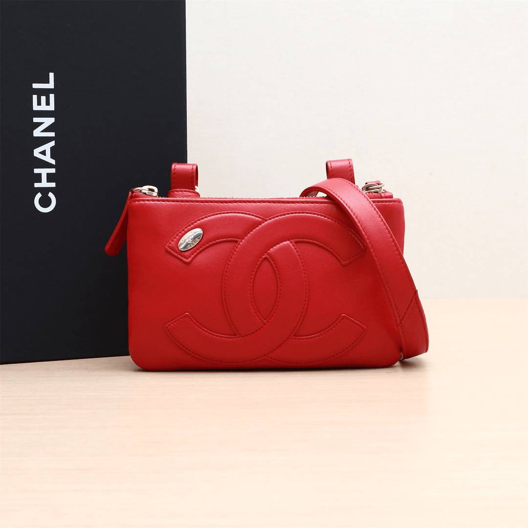 99新 Chanel/香奈儿 双C 大logo 皮革S 27开 胸包 P224621221
