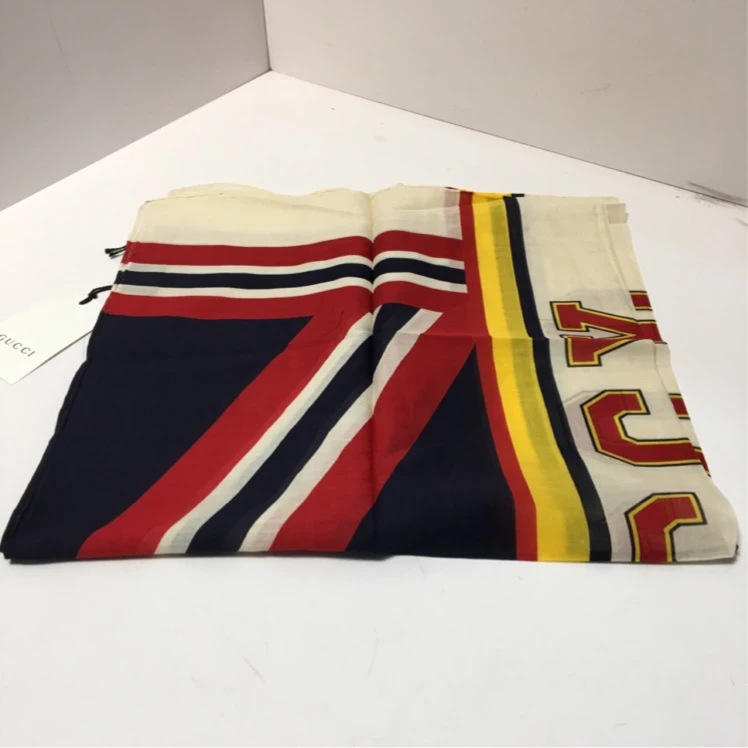 全新未使用 GUCCI/古驰 gucci 印花丝巾 P243975121