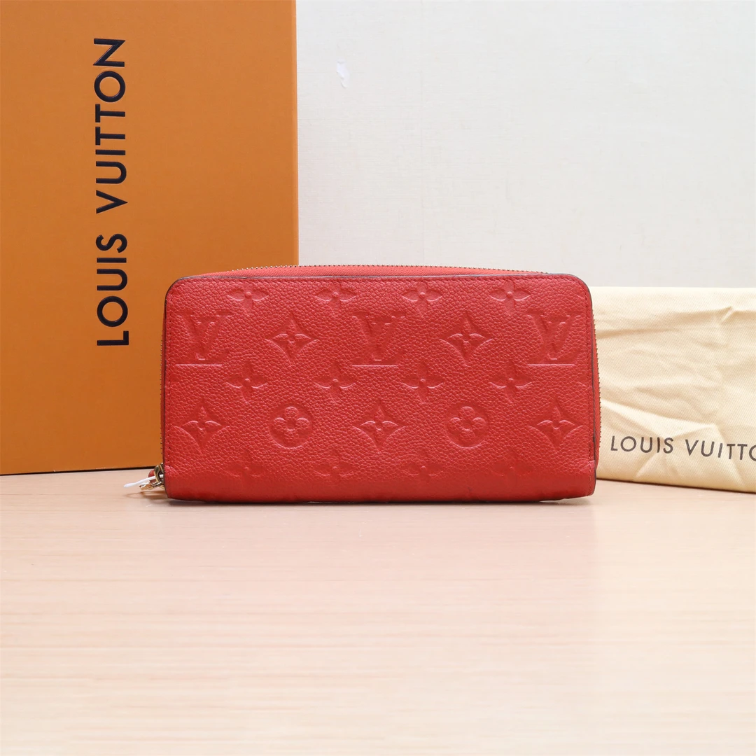 99新 LouisVuitton/路易威登 LV 手拿包 红色 皮革C P224723676
