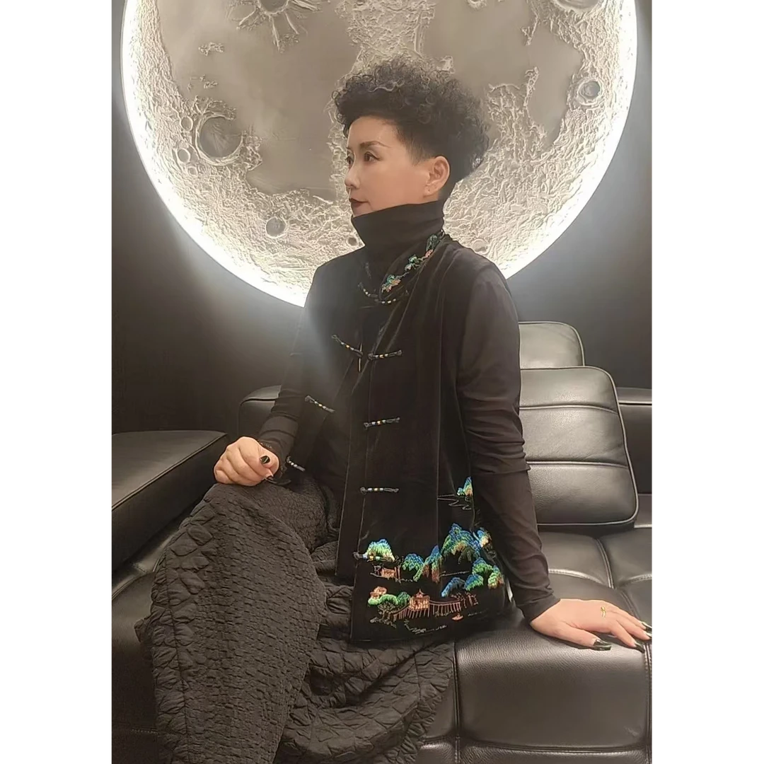 【山水刺绣丝绒马夹】