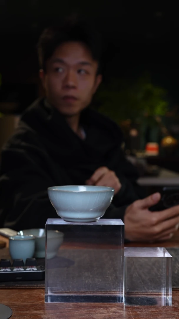 【闪购商品】3南宋官窑月白瓜棱杯