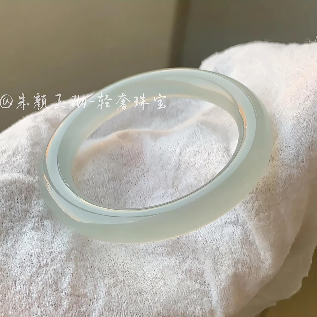 天然冰底玉髓手镯油青色玛瑙镯子胖圆条复古浅晴水玉镯多样性发一