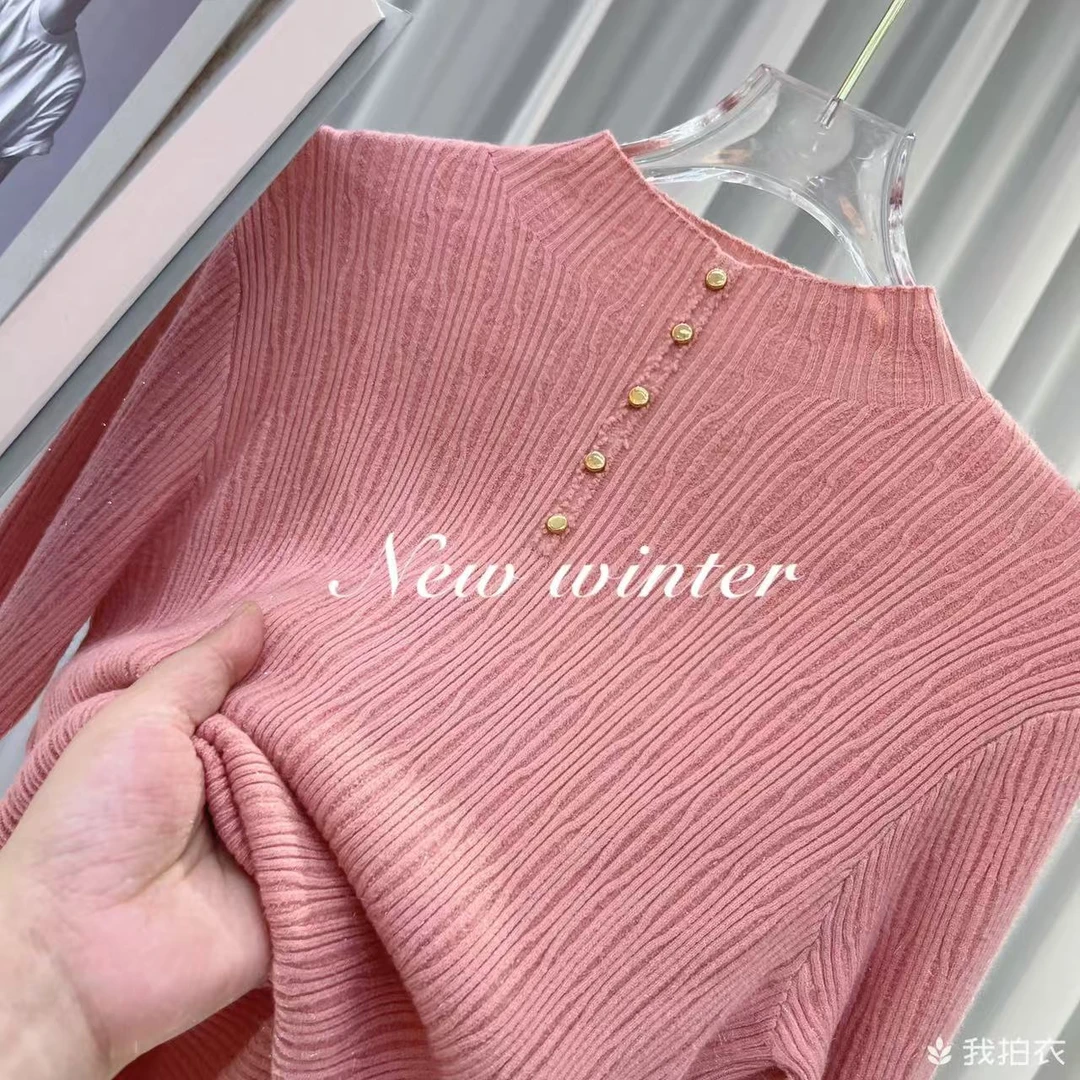 《梦幻星空》5416纽扣花纹圆领针织衫女设计感软糯透气百搭打底